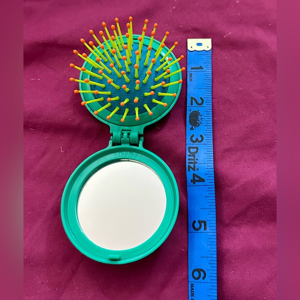 Pylones Lady Retro Foldable Fish hairbrush with mirror - Picture 5 of 8